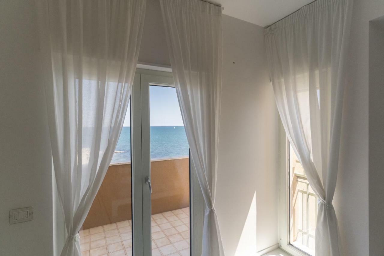 Santa Rosa luxury apartment 2 BEDROOMS 3 People free parking Trani Extérieur photo